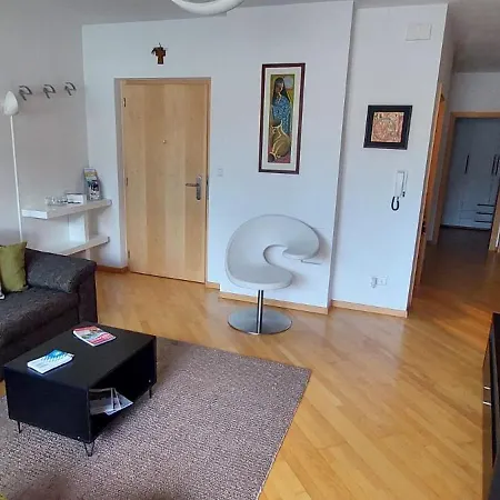 A Due Isolati Dal Centro Di *