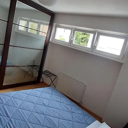 A Due Isolati Dal Centro Di *